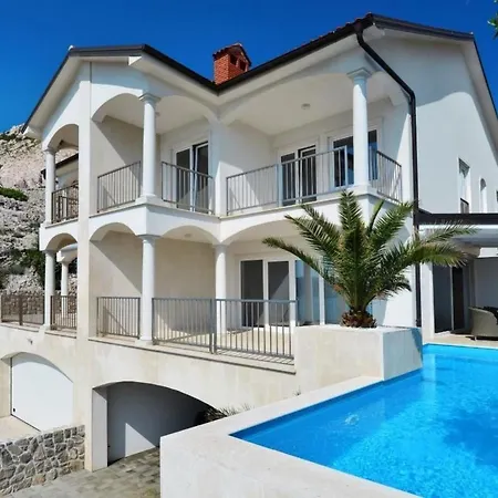 Feriehus Ferienvilla Mar - Insel Krk - Direkt Am By Interhome