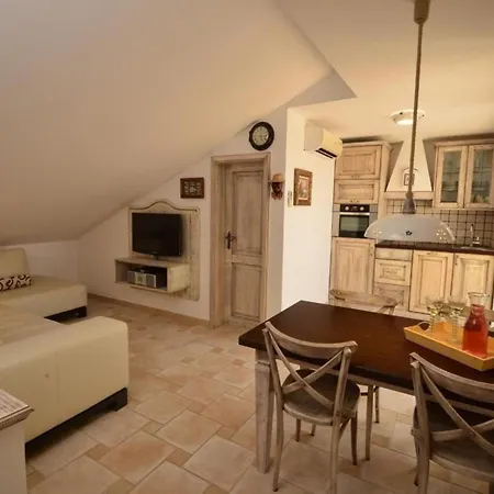 Ferienvilla Mar - Insel Krk - Direkt Am By Interhome *